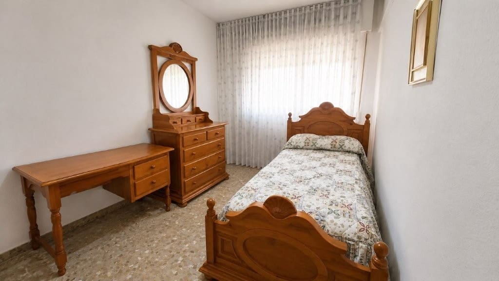 4 sypialnia Mieszkanie na sprzedaż w Miasto Malaga z garażem - 387 000 € (Ref: 10081546)