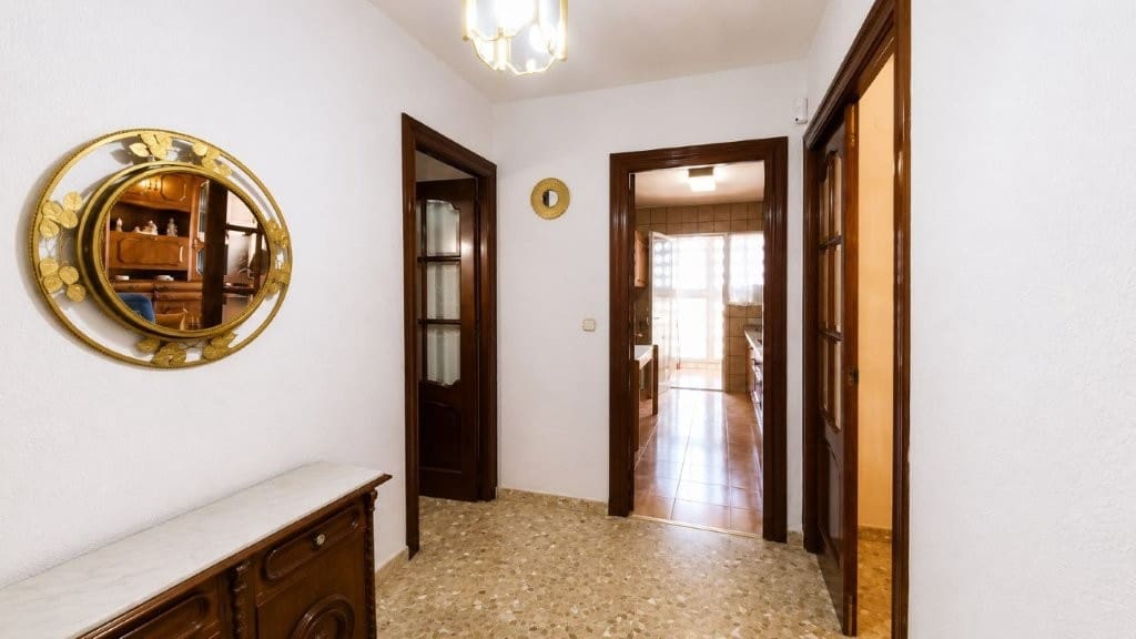 4 sypialnia Mieszkanie na sprzedaż w Miasto Malaga z garażem - 387 000 € (Ref: 10081546)