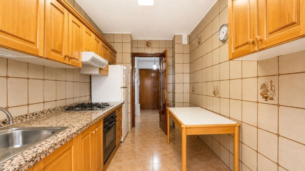 4 sypialnia Mieszkanie na sprzedaż w Miasto Malaga z garażem - 387 000 € (Ref: 10081546)