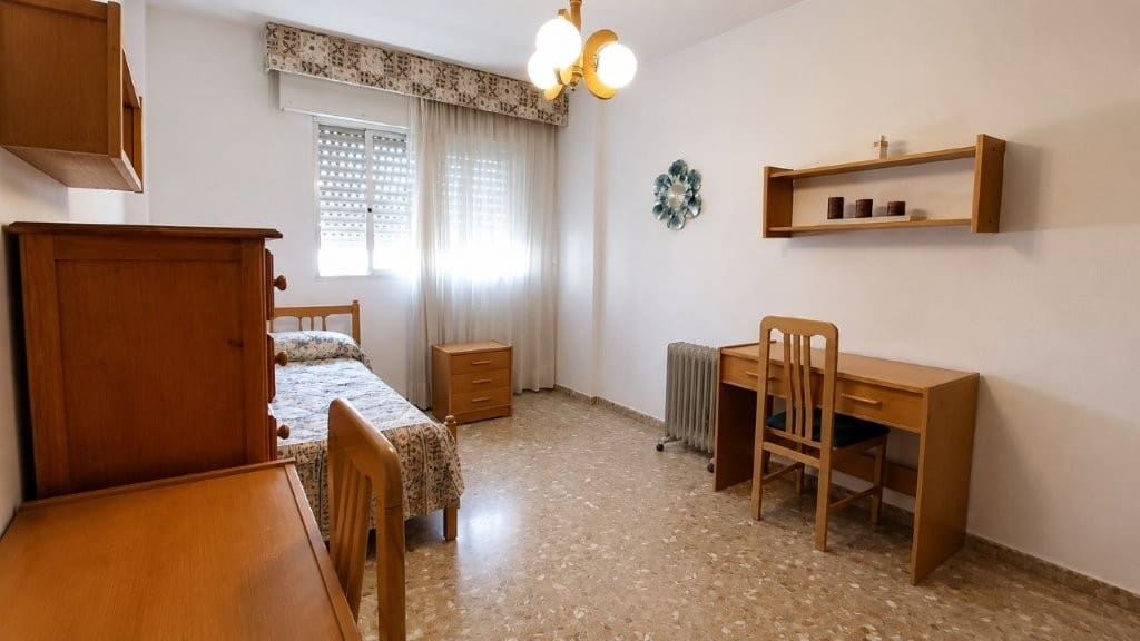 4 sypialnia Mieszkanie na sprzedaż w Miasto Malaga z garażem - 387 000 € (Ref: 10081546)