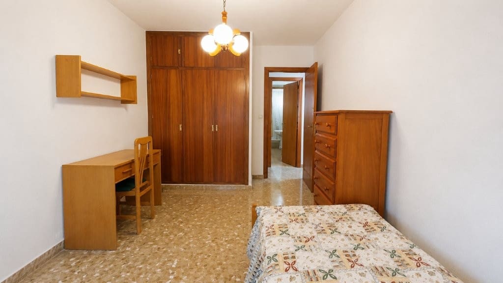 4 sypialnia Mieszkanie na sprzedaż w Miasto Malaga z garażem - 387 000 € (Ref: 10081546)