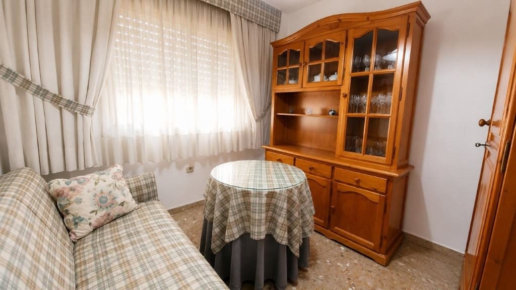4 sypialnia Mieszkanie na sprzedaż w Miasto Malaga z garażem - 387 000 € (Ref: 10081546)
