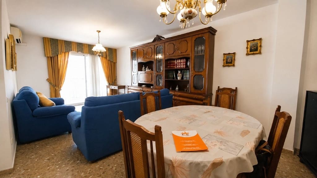 4 sypialnia Mieszkanie na sprzedaż w Miasto Malaga z garażem - 387 000 € (Ref: 10081546)