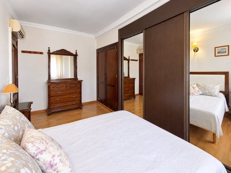3 bedroom Flat for sale in Malaga city with garage - € 372,000 (Ref: 10081547)
