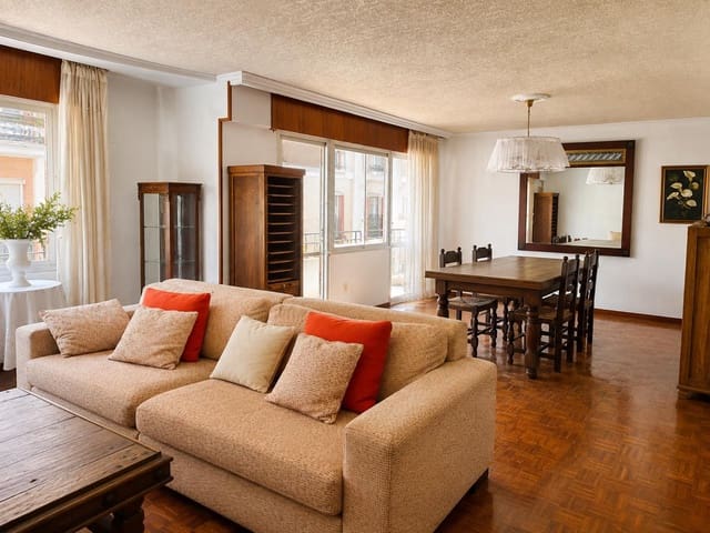4 makuuhuone Asunto myytävänä paikassa Centro, Málaga kaupunki - 430 000 € (Ref: 10081549)