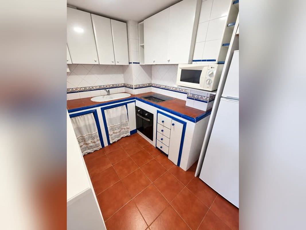 1 chambre Appartement à vendre à Estepona avec piscine - 223 000 € (Ref: 10113501)