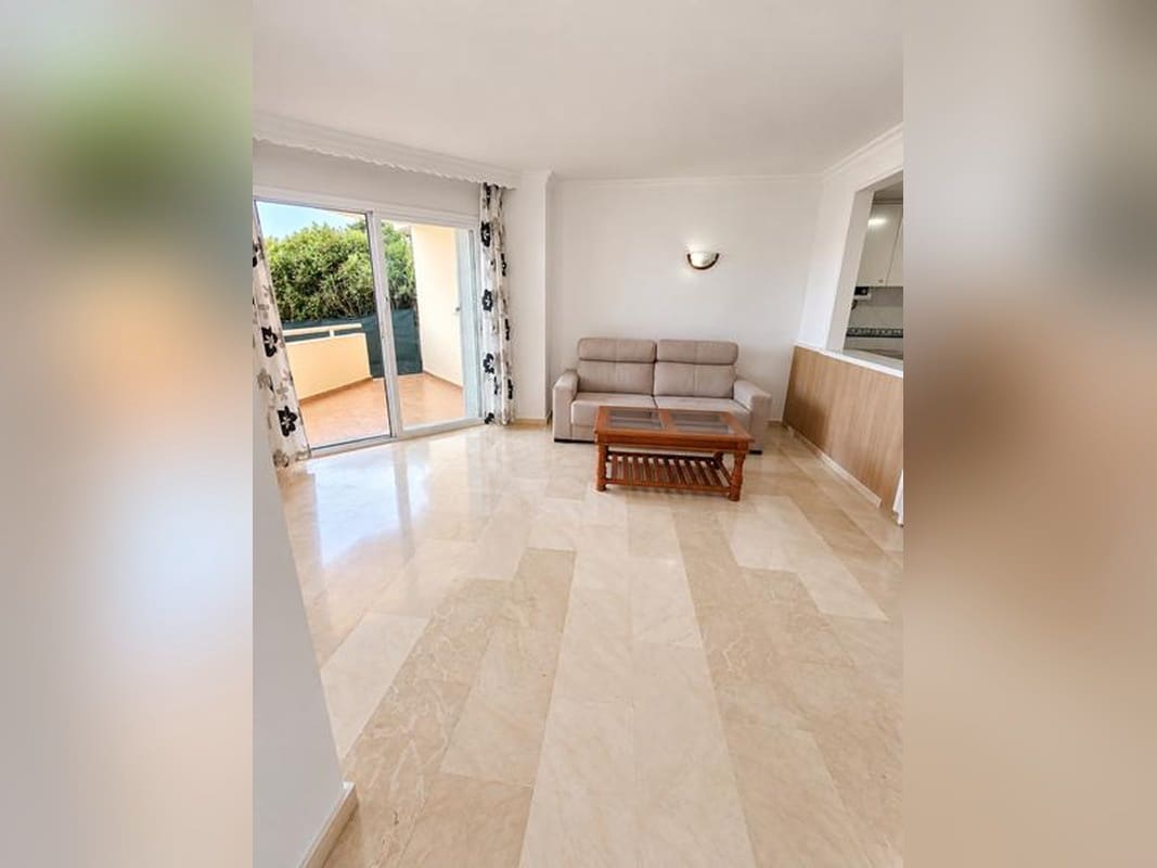 1 chambre Appartement à vendre à Estepona avec piscine - 223 000 € (Ref: 10113501)