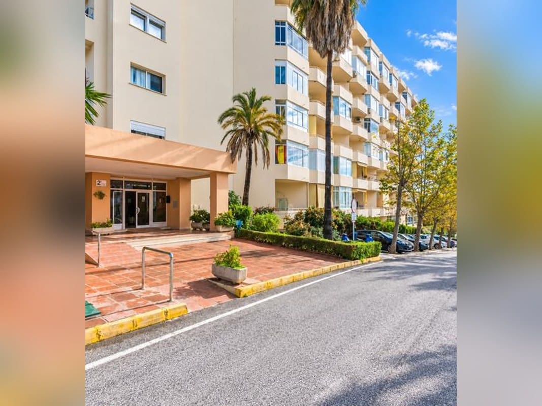 1 chambre Appartement à vendre à Estepona avec piscine - 223 000 € (Ref: 10113501)