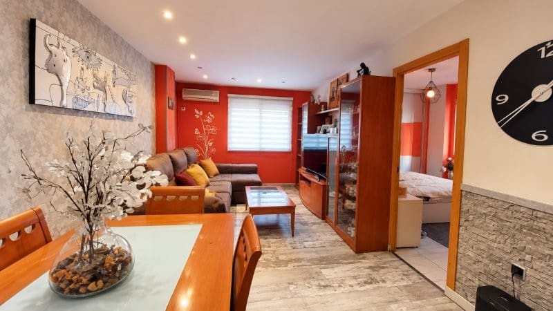 3 bedroom Flat for sale in Malaga city - € 300,000 (Ref: 10127297)