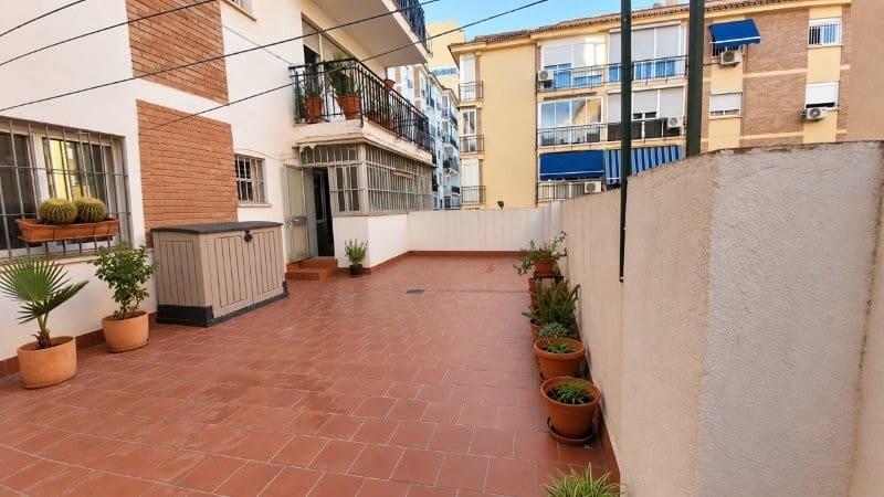 3 bedroom Flat for sale in Malaga city - € 300,000 (Ref: 10127297)