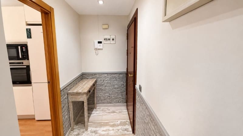 3 bedroom Flat for sale in Malaga city - € 300,000 (Ref: 10127297)