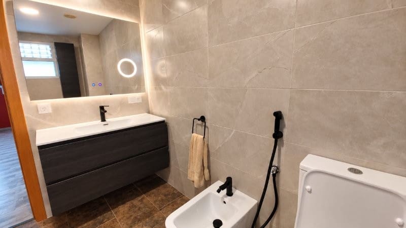 3 bedroom Flat for sale in Malaga city - € 300,000 (Ref: 10127297)