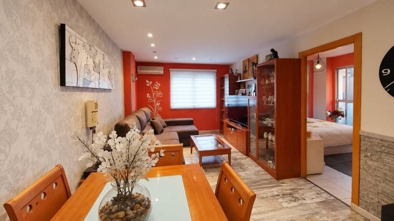 3 bedroom Flat for sale in Malaga city - € 300,000 (Ref: 10127297)