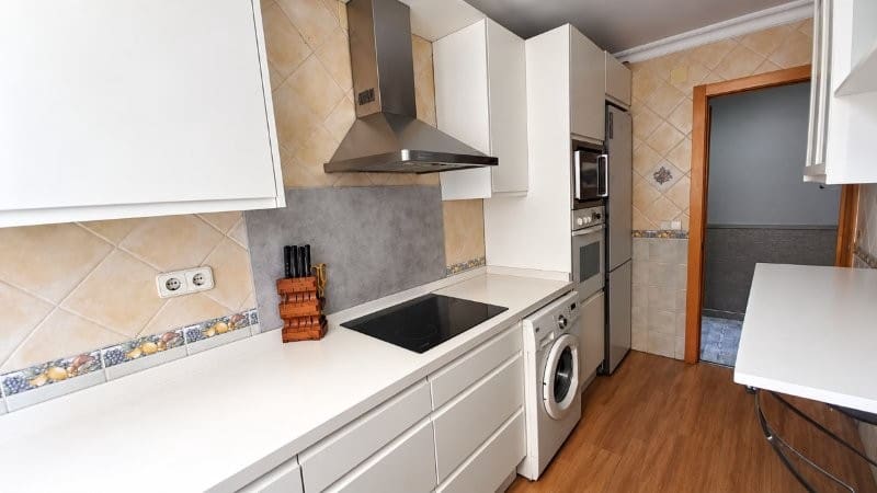3 bedroom Flat for sale in Malaga city - € 300,000 (Ref: 10127297)