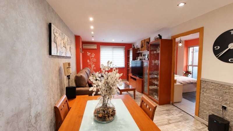 3 bedroom Flat for sale in Malaga city - € 300,000 (Ref: 10127297)