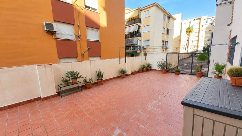 3 bedroom Flat for sale in Malaga city - € 300,000 (Ref: 10127297)
