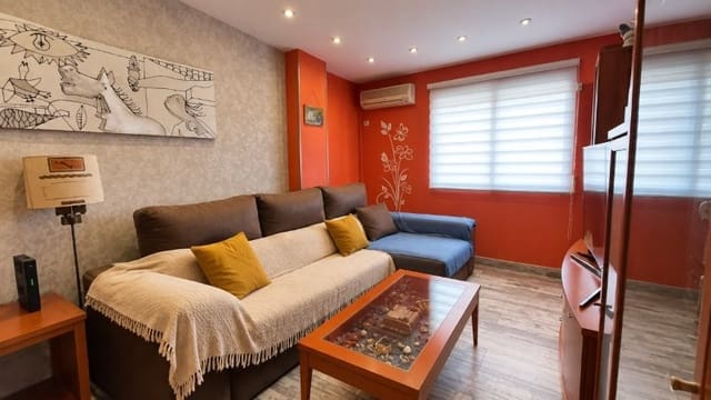 3 bedroom Flat for sale in Suarez, Málaga city - € 300,000 (Ref: 10127297)