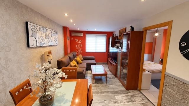 3 bedroom Flat for sale in Suarez, Málaga city - € 300,000 (Ref: 10127297)