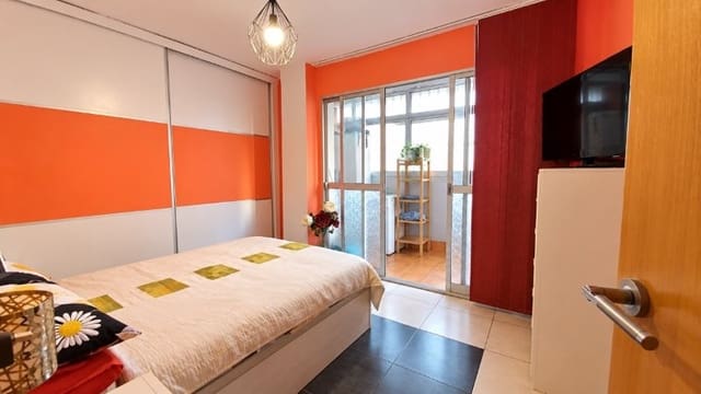 3 bedroom Flat for sale in Suarez, Málaga city - € 300,000 (Ref: 10127297)
