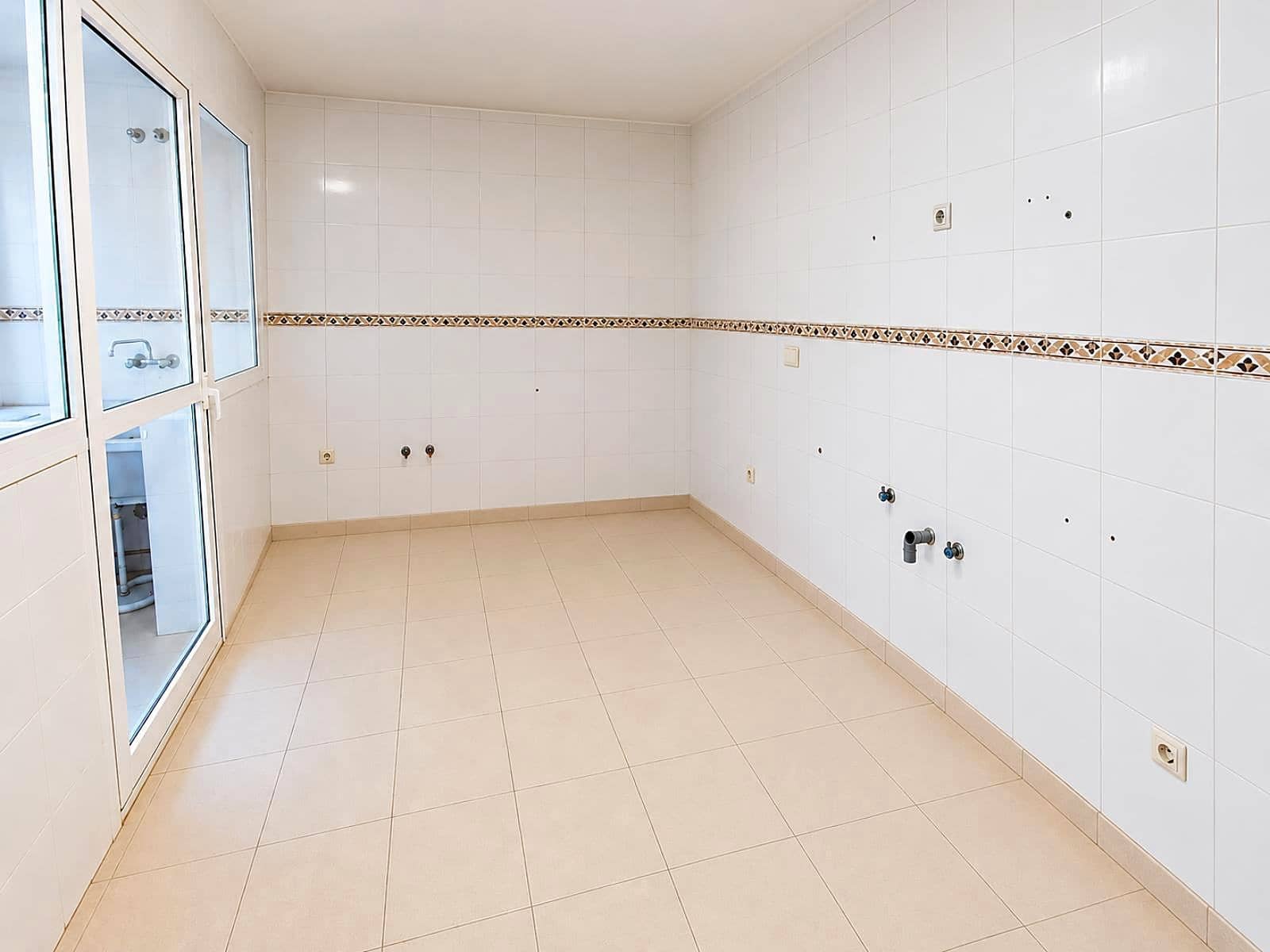 4 soverom Leilighet til salgs i Malaga by med svømmebasseng garasje - € 488 000 (Ref: 10138843)