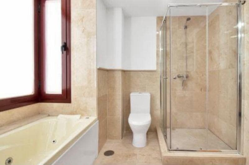 3 soveværelse Rækkehus til salg i San Luis de Sabinillas med swimmingpool - € 525.000 (Ref: 10156925)
