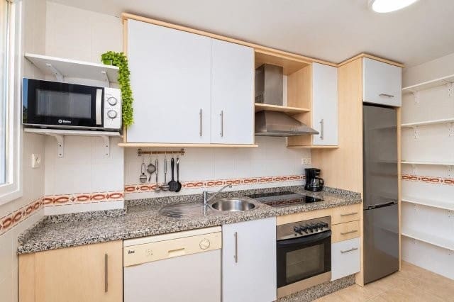 2 bedroom Flat for rent in Casares with pool garage - € 1,100 (Ref: 10170200)