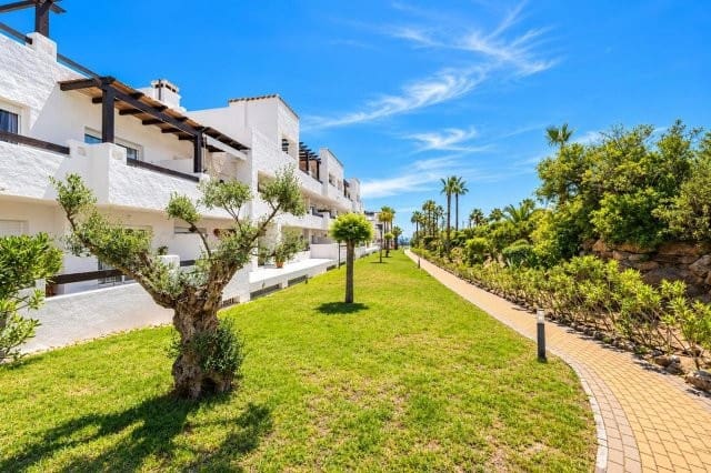 2 bedroom Flat for rent in Casares with pool garage - € 1,100 (Ref: 10170200)