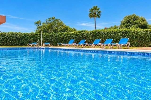 2 quarto Apartamento para arrendar em Casares com piscina garagem - 1 100 € (Ref: 10170200)