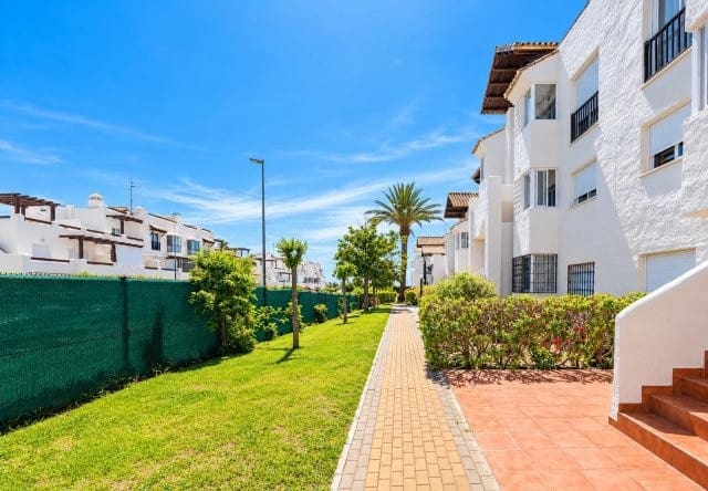2 bedroom Flat for rent in Casares with pool garage - € 1,100 (Ref: 10170200)