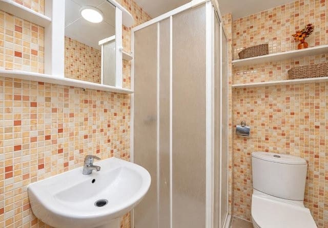 2 bedroom Flat for rent in Casares with pool garage - € 1,100 (Ref: 10170200)