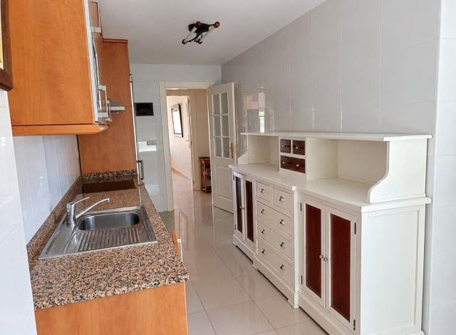 2 sovrum Lägenhet till salu i San Luis de Sabinillas med pool garage - 240 000 € (Ref: 10172922)
