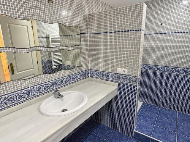 2 sovrum Lägenhet till salu i San Luis de Sabinillas med pool garage - 240 000 € (Ref: 10172922)