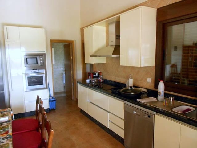 4 camera da letto Villa in vendita in Estepona - 899.000 € (Rif: 3464499)