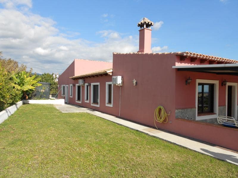 4 soveværelse Villa til salg i Estepona - € 899.000 (Ref: 3464499)