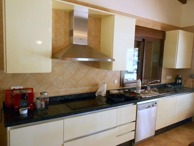 4 camera da letto Villa in vendita in Estepona - 899.000 € (Rif: 3464499)