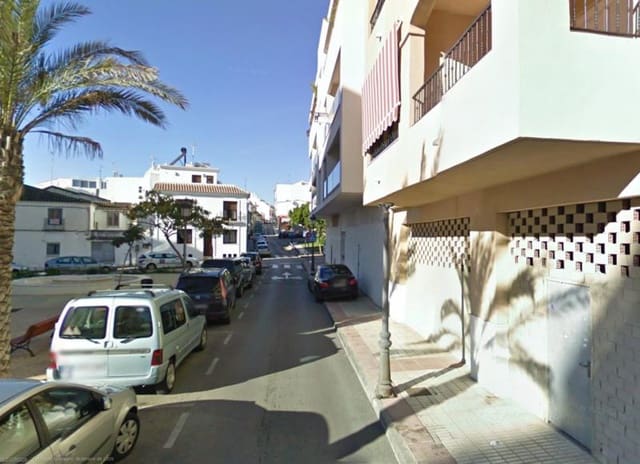 Commercieel te huur in Centro, Estepona - € 2.200 (Ref: 3464592)