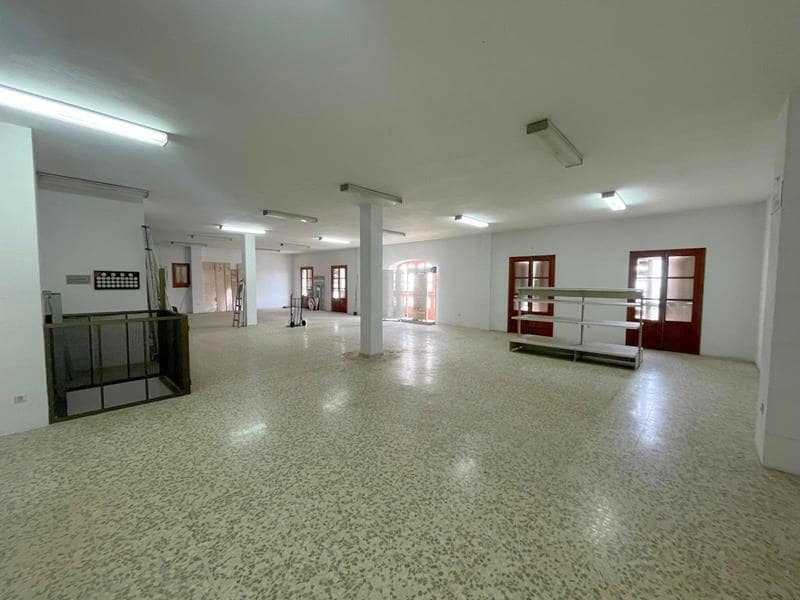 Erhverv til salg i Estepona med garage - € 1.700.000 (Ref: 3467080)