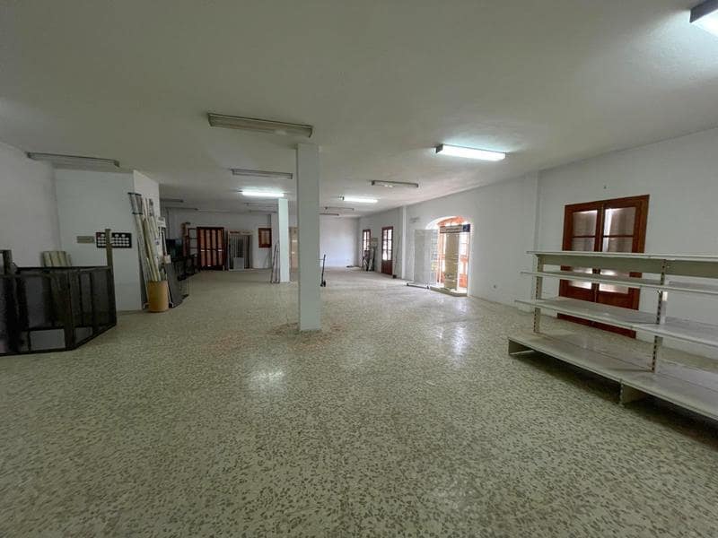 Erhverv til salg i Estepona med garage - € 1.700.000 (Ref: 3467080)