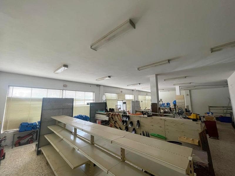 Erhverv til salg i Estepona med garage - € 1.700.000 (Ref: 3467080)