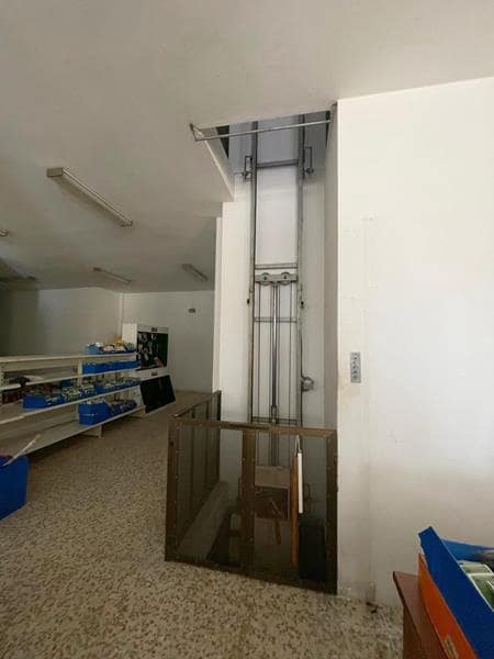 Erhverv til salg i Estepona med garage - € 1.700.000 (Ref: 3467080)