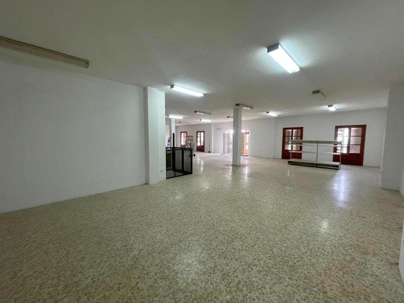 Erhverv til salg i Estepona med garage - € 1.700.000 (Ref: 3467080)