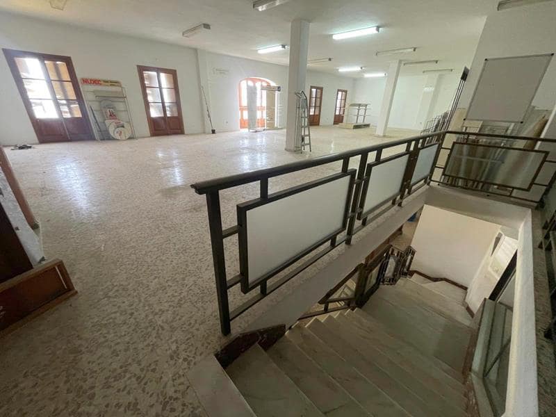 Erhverv til salg i Estepona med garage - € 1.700.000 (Ref: 3467080)