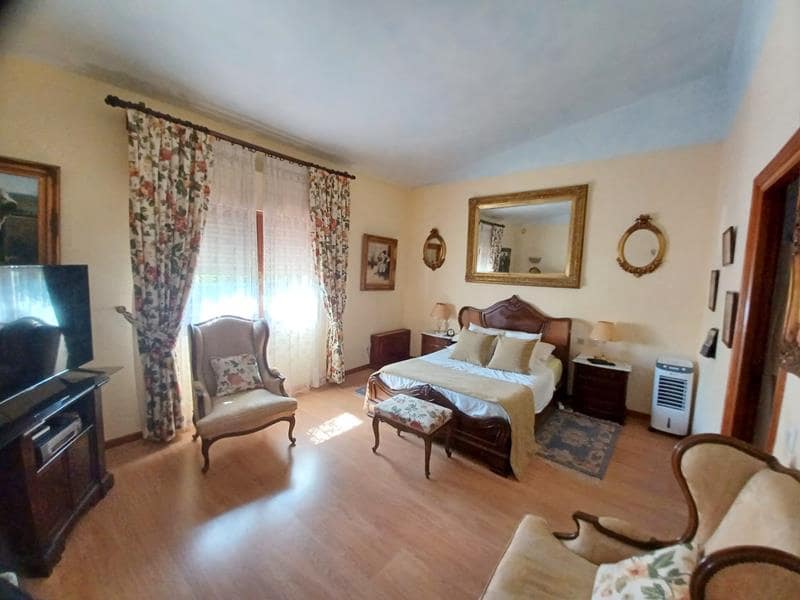 5 makuuhuone Huvila myytävänä paikassa Estepona mukana uima-altaan 
autotalli - 2 500 000 € (Ref: 3497509)