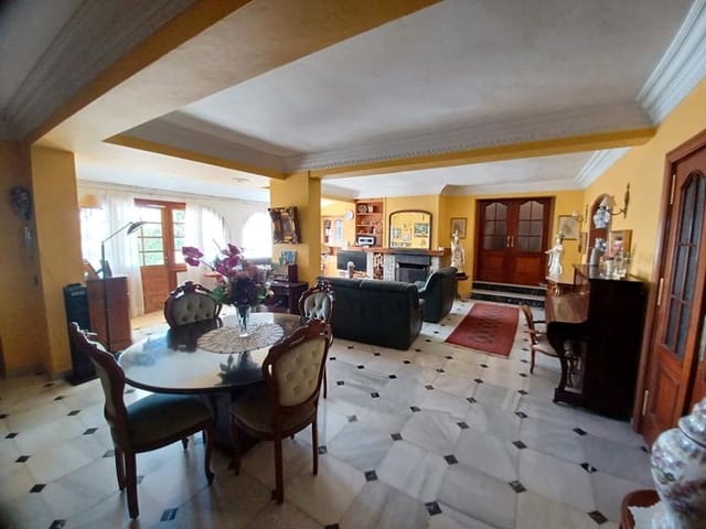 5 Zimmer Villa zu verkaufen in Estepona mit Pool Garage - 2.500.000 € (Ref: 3497509)