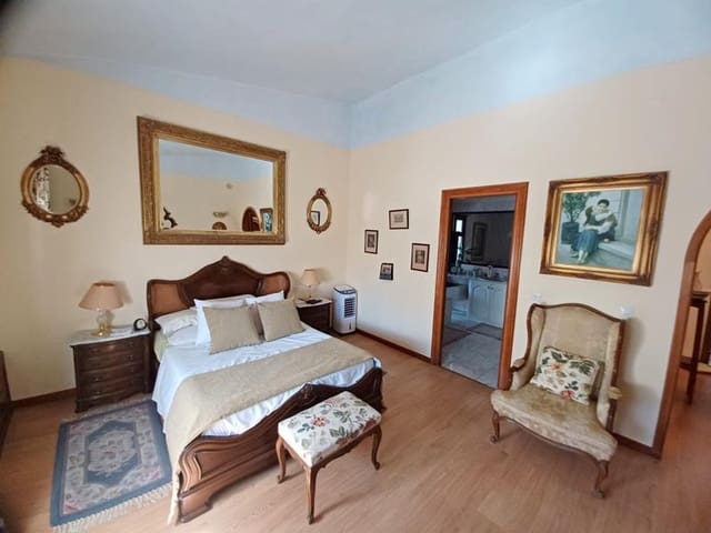 5 Zimmer Villa zu verkaufen in Estepona mit Pool Garage - 2.500.000 € (Ref: 3497509)