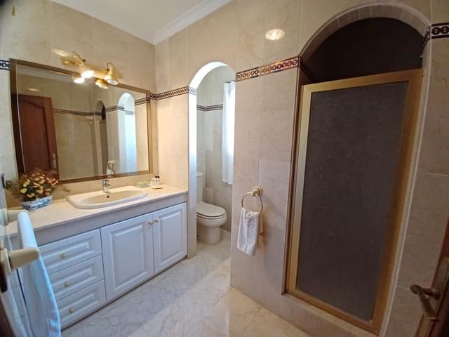 5 Zimmer Villa zu verkaufen in Estepona mit Pool Garage - 2.500.000 € (Ref: 3497509)