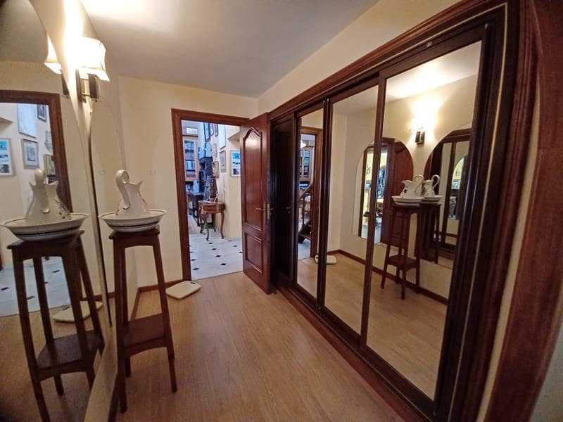 5 makuuhuone Huvila myytävänä paikassa Estepona mukana uima-altaan 
autotalli - 2 500 000 € (Ref: 3497509)