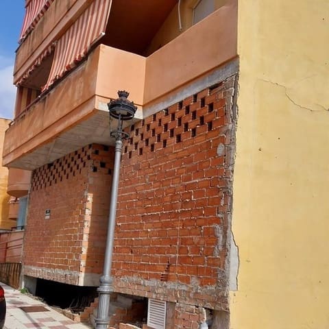 Kommersiell til salgs i Estepona - € 159 000 (Ref: 4158860)