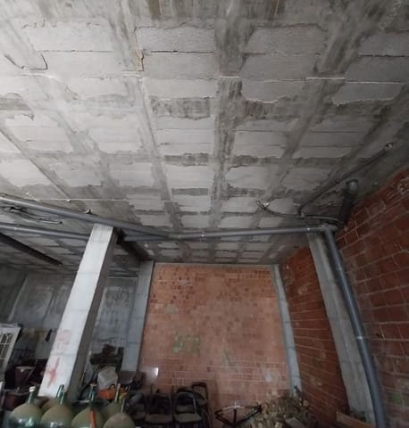 Kommersiell til salgs i Estepona - € 159 000 (Ref: 4158860)