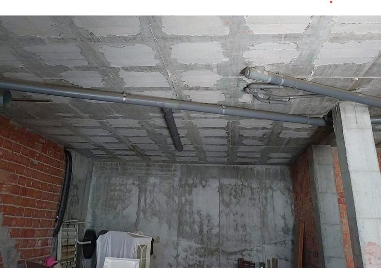 Kommersiell til salgs i Estepona - € 159 000 (Ref: 4158860)